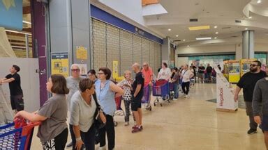 carrefour calenzano|Calenzano, chiude il supermercato Carrefour